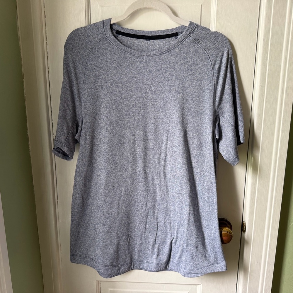 Lululemon Heather Blue Short-Sleeve Performance Tee Men’s Size Medium